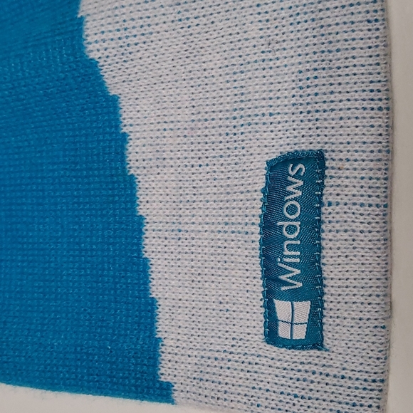 Windows winter hat - Picture 2 of 2